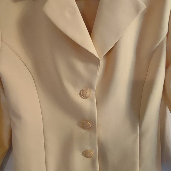 Ladies Yellow Blazer - Picture 3 of 5